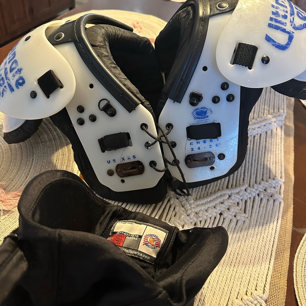 Boys’ Football Pads 🏈